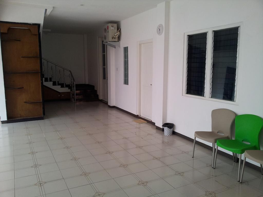 Loxy Inn Surabaia Exterior foto