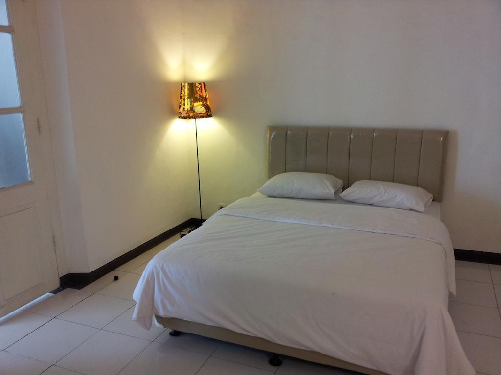 Loxy Inn Surabaia Exterior foto